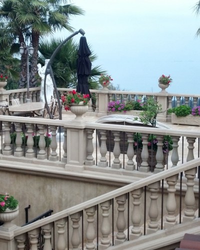 Balustrade, Pilasters & Pots